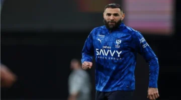 بنزيما يقود هجوم الهلال في مواجهة الفتح ضمن منافسات الدوري السعودي للمحترفين